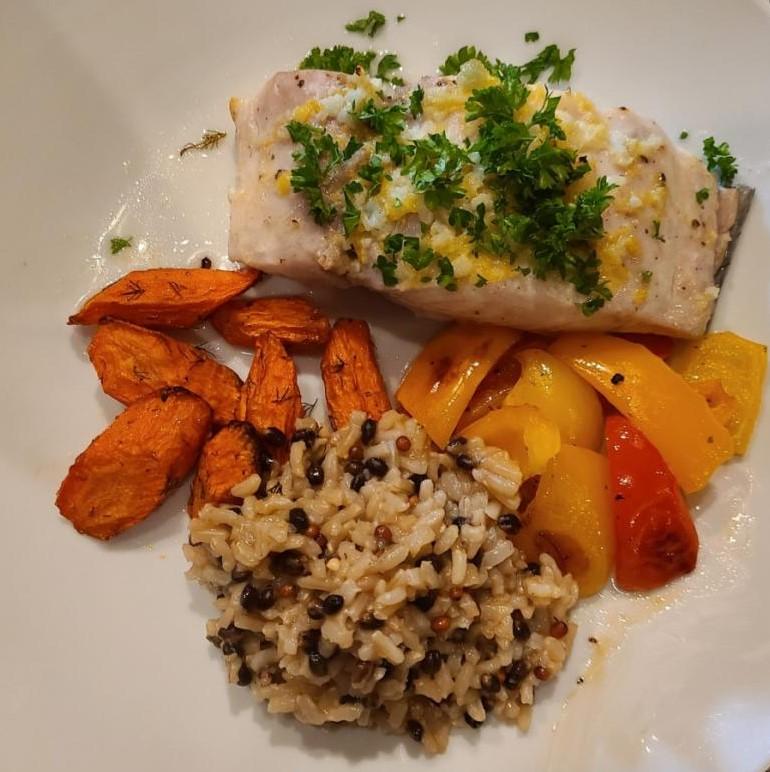fish with carrots and rice